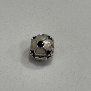 Pandora daisy flower withh white enamel - retired